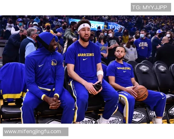 夏季联赛精彩对决湖人勇士争锋相对球迷热情高涨 夏季联赛精彩对决湖人勇士争锋相对球迷热情高涨